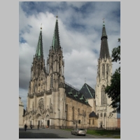 Olomouc, Katedrala Sv. Vaclava, photo Kirk, shifted & cropped by Rabanus Flavus, Wikipedia.jpg
